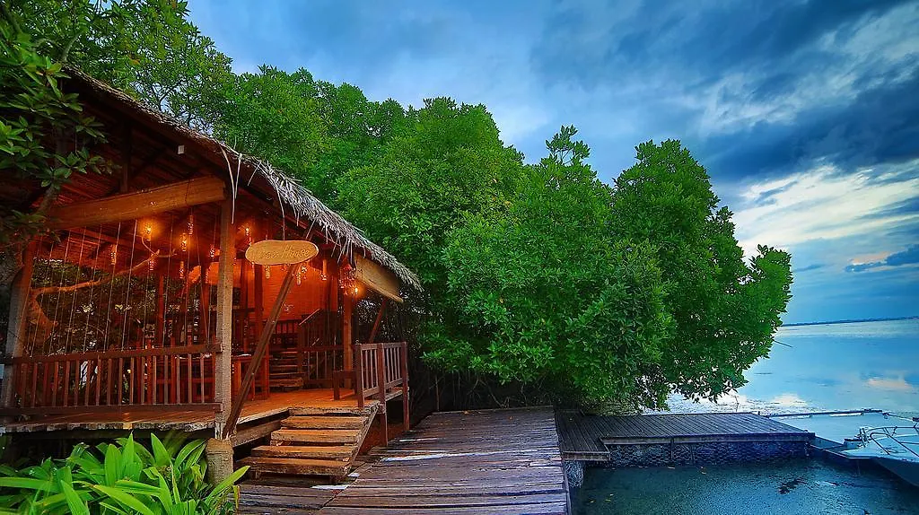 Amagi Aria Airport Transit Hotel Negombo 5*,